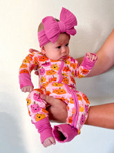 Load image into Gallery viewer, Girlie pumpkins 2 way zipper footie