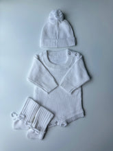 Load image into Gallery viewer, Cotton baby sweater, hat, and bootie set 0-3 months