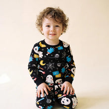 Load image into Gallery viewer, Glow in the dark Halloween horror night black pajamas