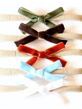 Load image into Gallery viewer, Nylon headband with velvet bow 5 pack