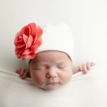 Load image into Gallery viewer, Ivory NB blossom Flower hat