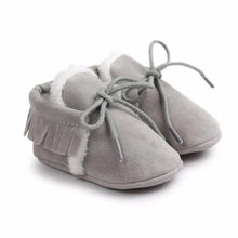 Load image into Gallery viewer, Comfy baby moccasins light grey