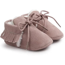Load image into Gallery viewer, Comfy baby moccasins light purple